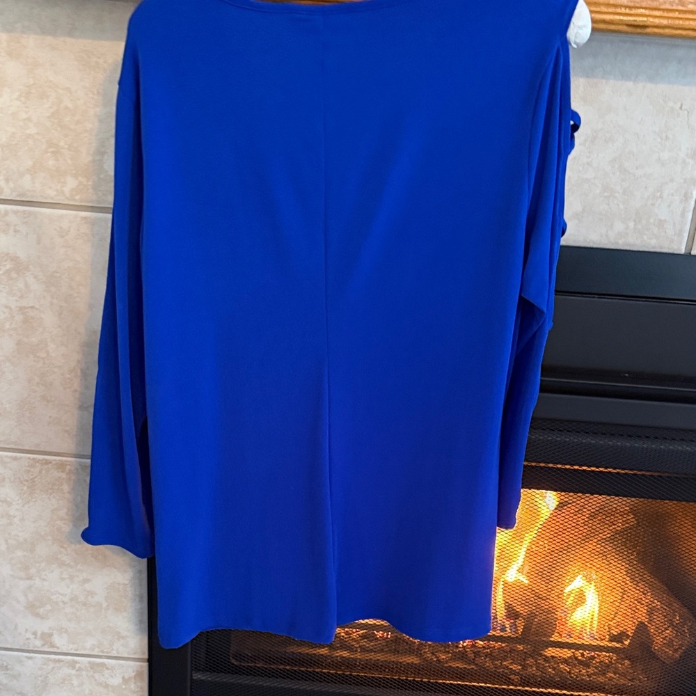 BOLD elements Cobalt Blue Cutout Sleeve Blouse - Picture 5 of 6